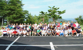 お客様とのゴルフコンペでの記念撮影